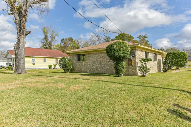 2390 Sarah Street, Beaumont, TX 77705