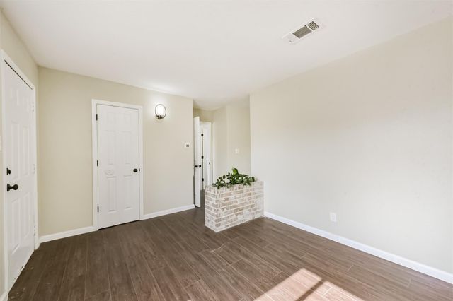 2390 Sarah Street, Beaumont, TX 77705