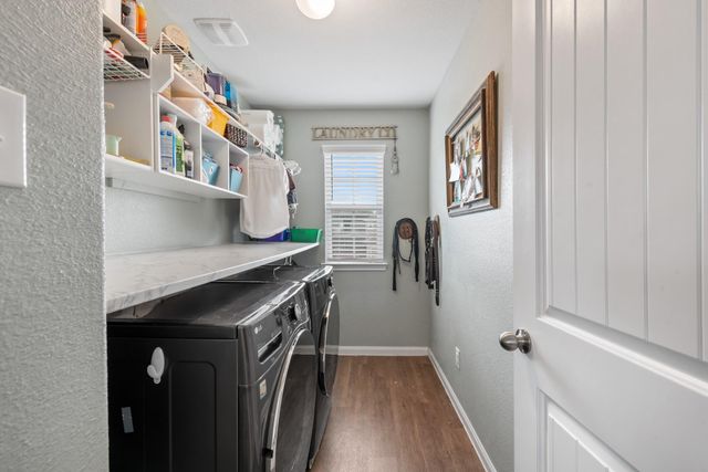 979 Crossing Drive, Bryan, TX 77803