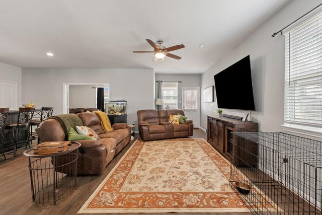 979 Crossing Drive, Bryan, TX 77803