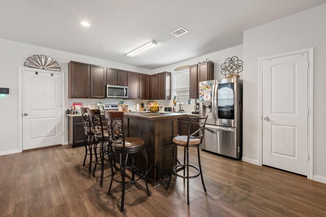 979 Crossing Drive, Bryan, TX 77803