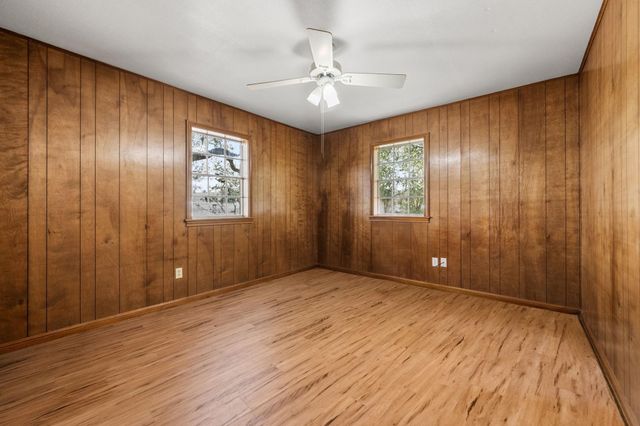 103 King Drive, Columbus, TX 78934