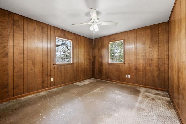 103 King Drive, Columbus, TX 78934