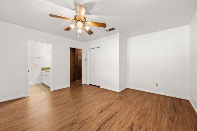 103 King Drive, Columbus, TX 78934