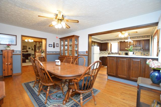 15758 County Line Road, Capron, IL 61012