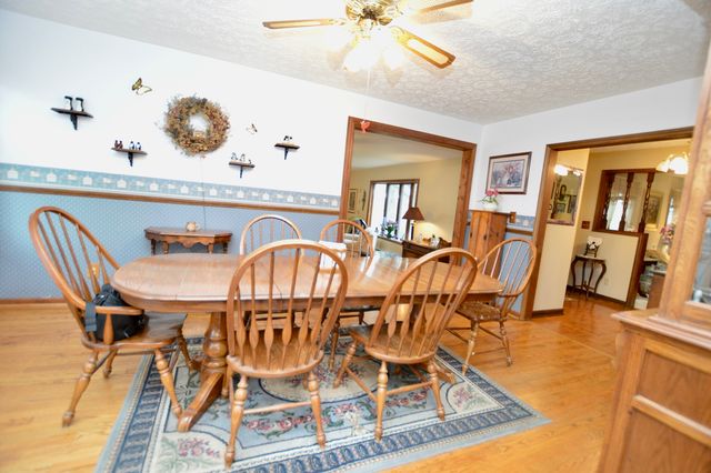 15758 County Line Road, Capron, IL 61012