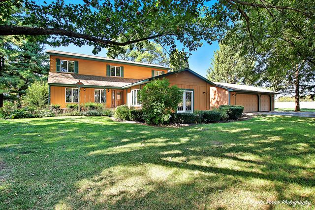 15758 County Line Road, Capron, IL 61012