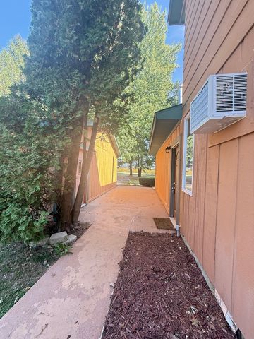 15758 County Line Road, Capron, IL 61012