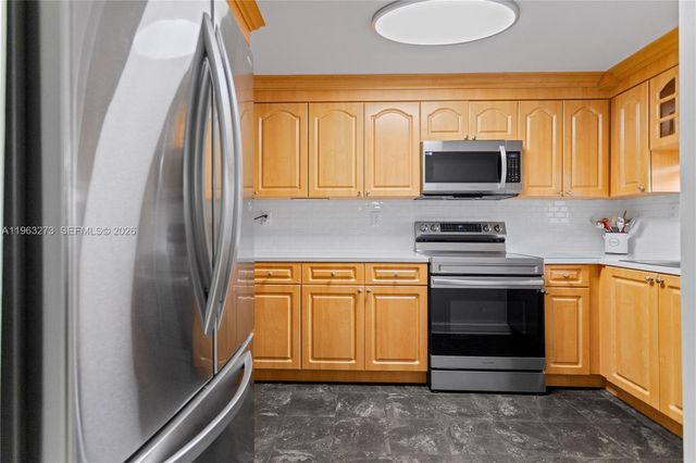 691 S Hollybrook Dr 26-105, Pembroke Pines, FL 33025