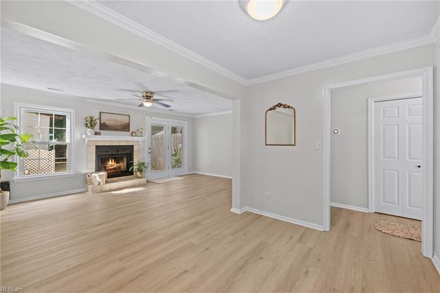 4622 Stonebridge LN, Virginia Beach, VA 23462