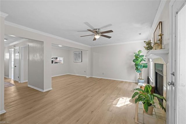 4622 Stonebridge LN, Virginia Beach, VA 23462