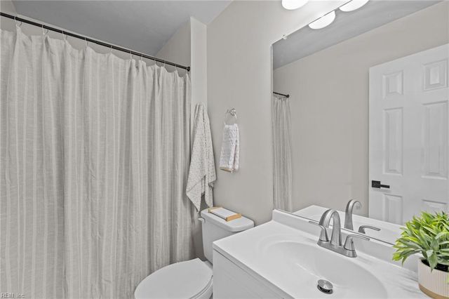4622 Stonebridge LN, Virginia Beach, VA 23462
