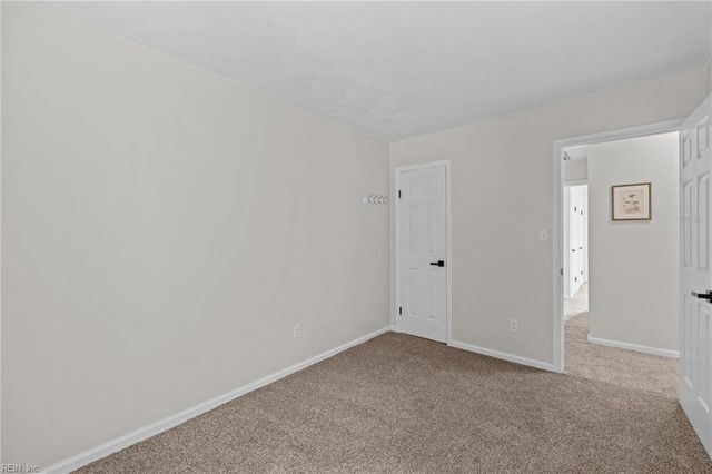 4622 Stonebridge LN, Virginia Beach, VA 23462