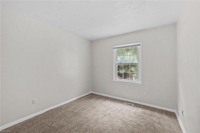 4622 Stonebridge LN, Virginia Beach, VA 23462