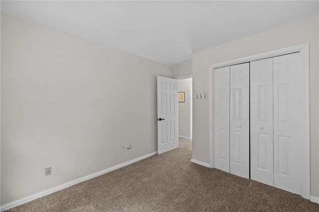 4622 Stonebridge LN, Virginia Beach, VA 23462