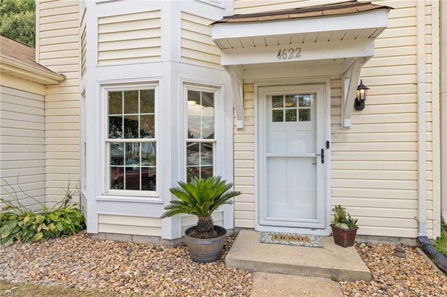 4622 Stonebridge LN, Virginia Beach, VA 23462