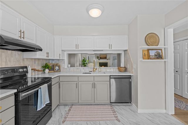 4622 Stonebridge LN, Virginia Beach, VA 23462