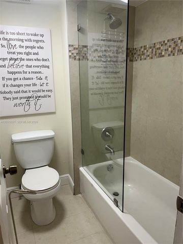 201 Lakeview Drive 204, Weston, FL 33326