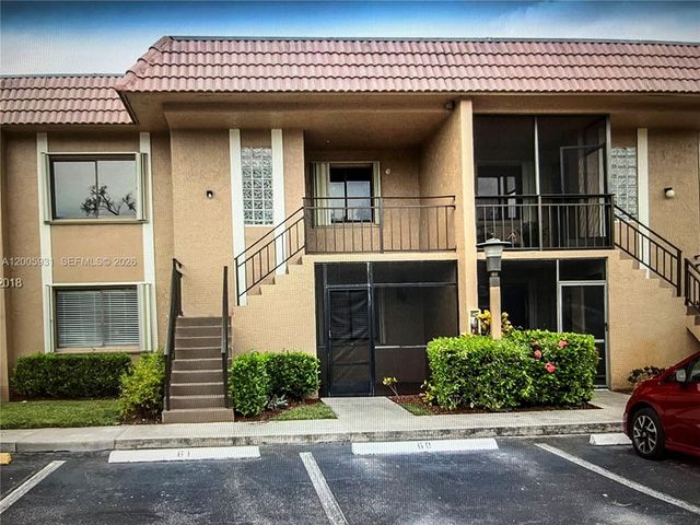 201 Lakeview Drive 204, Weston, FL 33326