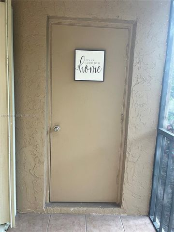 201 Lakeview Drive 204, Weston, FL 33326