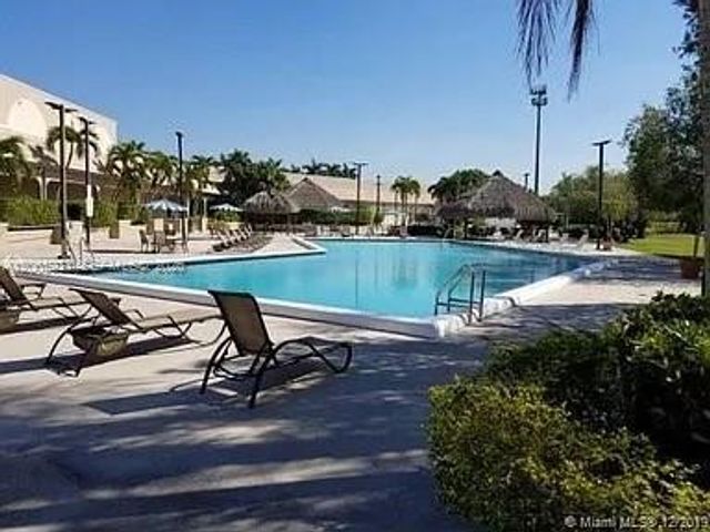 201 Lakeview Drive 204, Weston, FL 33326