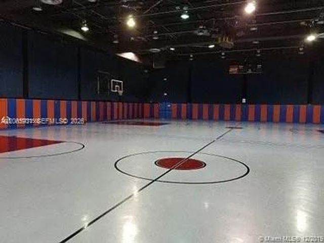 201 Lakeview Drive 204, Weston, FL 33326