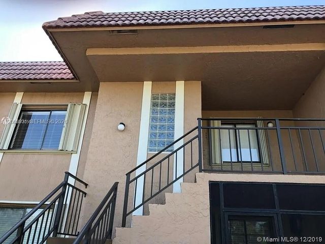 201 Lakeview Drive 204, Weston, FL 33326