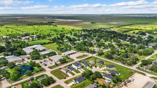 8 Donna Court B, Brookshire, TX 77423