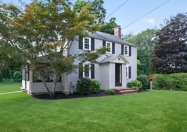124 Hobart St, Hingham, MA 02043