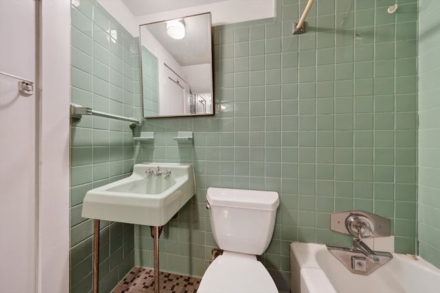 124 Hobart St, Hingham, MA 02043