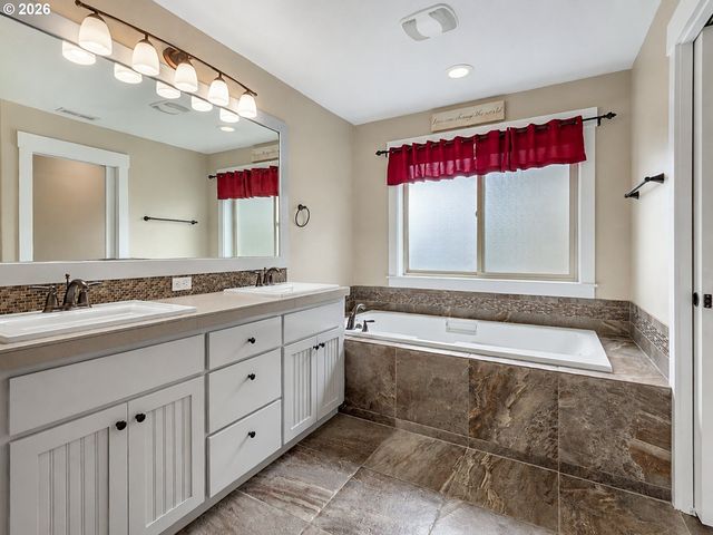 17478 Sw MAX Ct, Beaverton, OR 97078