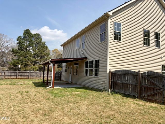 33 W Smoketree Court, Clayton, NC 27527