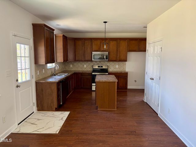 33 W Smoketree Court, Clayton, NC 27527