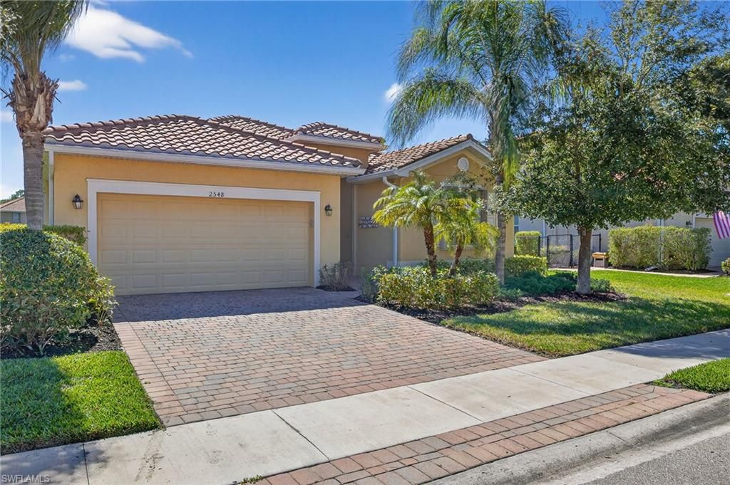 2548 Caslotti WAY, CAPE CORAL, FL 33909 — photo 2