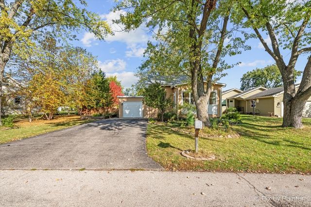 1398 Floresta Vista Lane, Crystal Lake, IL 60014