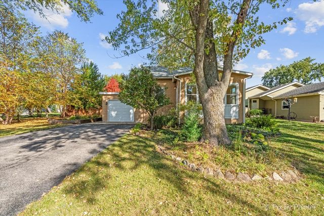 1398 Floresta Vista Lane, Crystal Lake, IL 60014