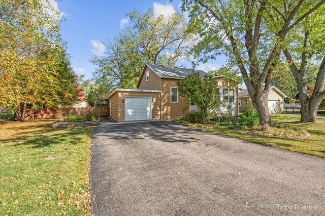 1398 Floresta Vista Lane, Crystal Lake, IL 60014