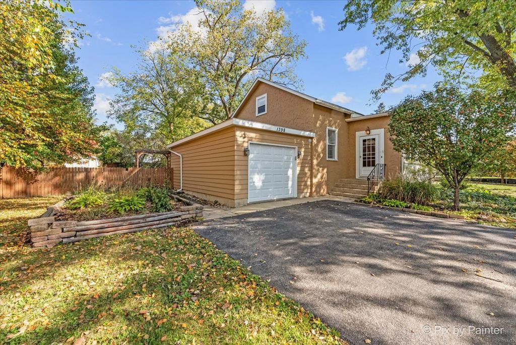 1398 Floresta Vista Lane, Crystal Lake, IL 60014