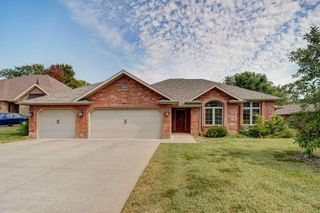 3671 West Broadmoor Street, Springfield, MO 65807