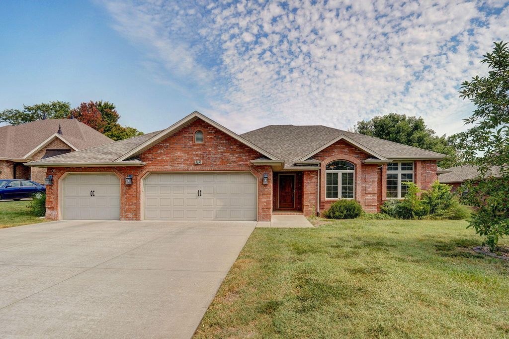 3671 West Broadmoor Street, Springfield, MO 65807