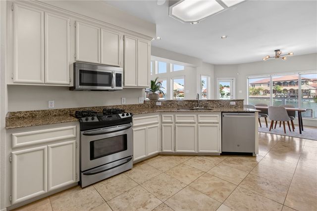 13726 Cayo Gorda Ct, Corpus Christi, TX 78418