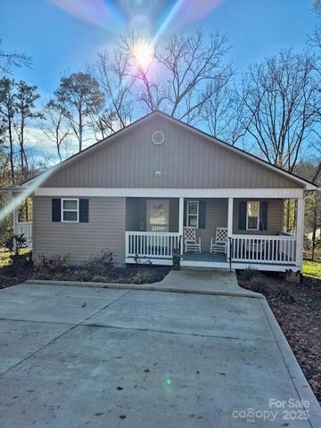 125 Woodland Circle, Rutherfordton, NC 28139