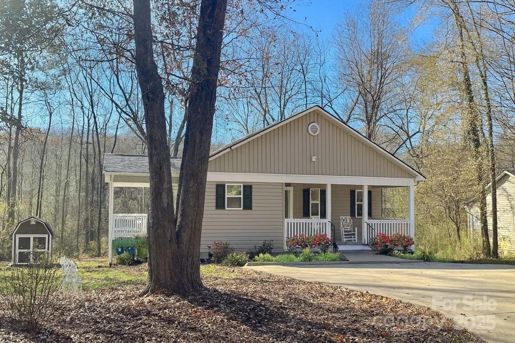 125 Woodland Circle, Rutherfordton, NC 28139