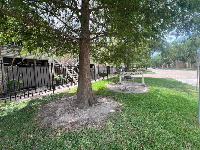 2025 Augusta Drive 807, Houston, TX 77057