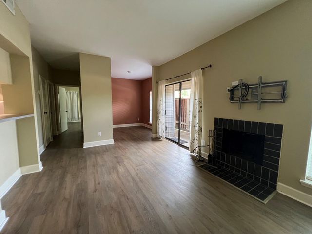 2025 Augusta Drive 807, Houston, TX 77057