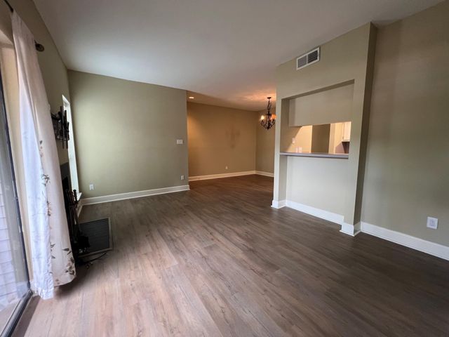 2025 Augusta Drive 807, Houston, TX 77057