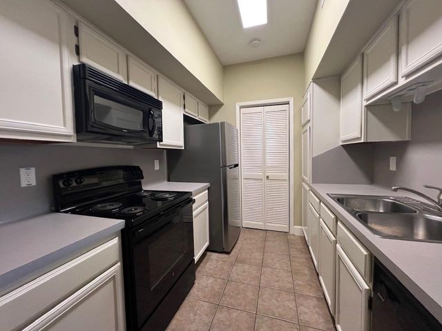 2025 Augusta Drive 807, Houston, TX 77057