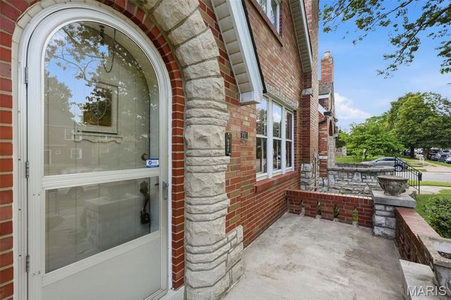 6341 Bancroft Avenue, St Louis, MO 63109