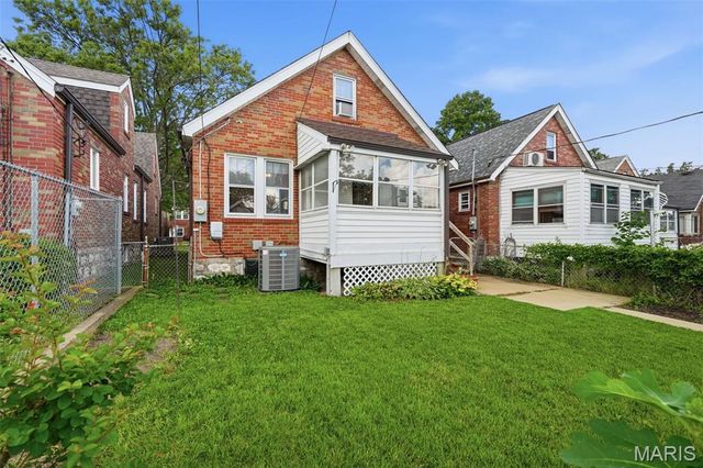 6341 Bancroft Avenue, St Louis, MO 63109