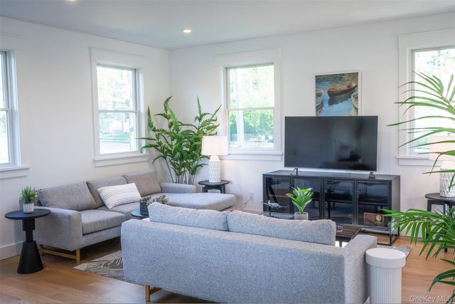 550 Madison Avenue, Greenport, NY 11944